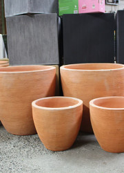 Terracotta pots - round